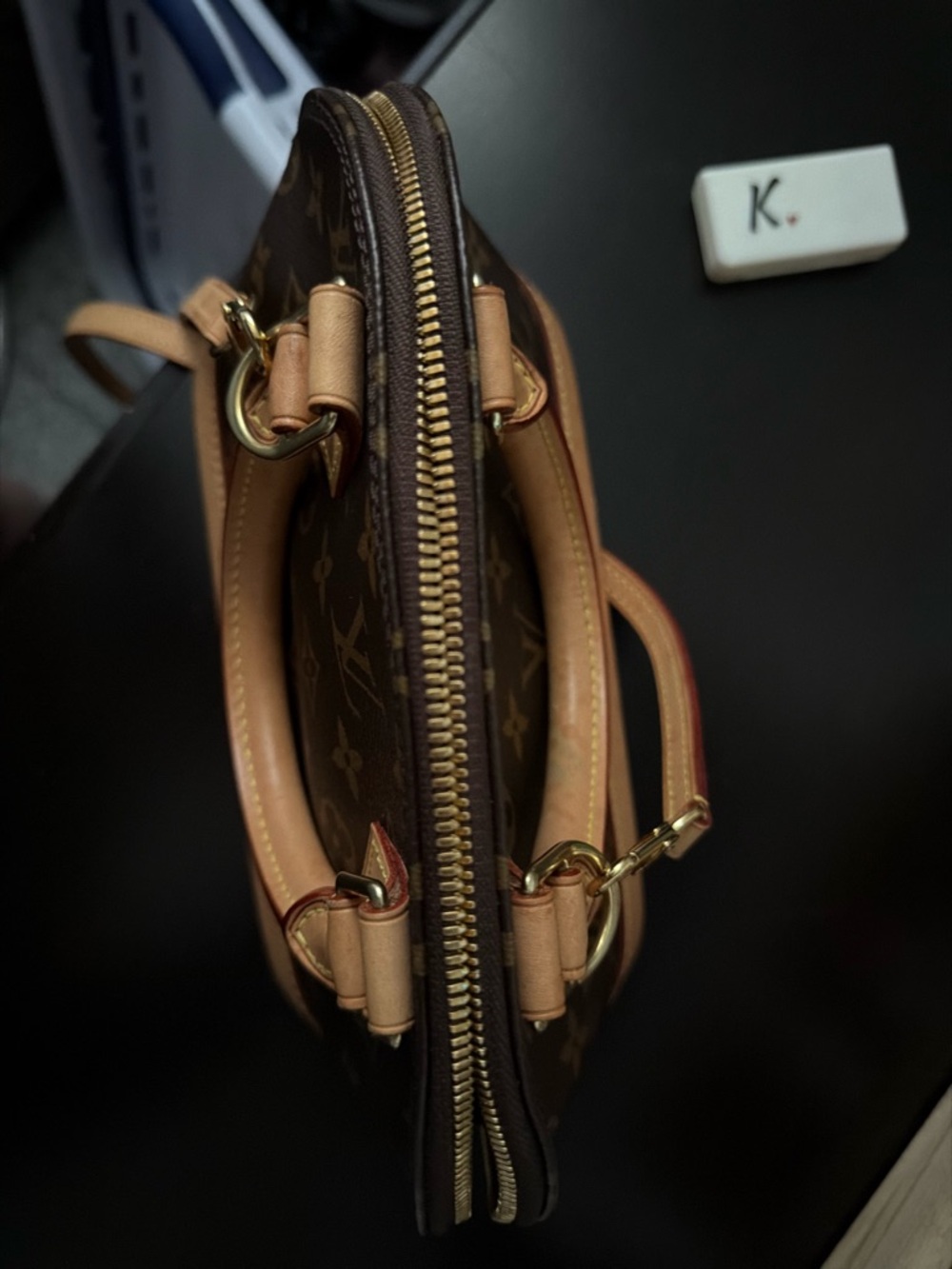 Louis Vuitton Monogram Alma BB - Picture 4 of 9